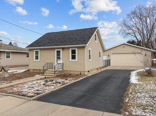 1912 N Charlotte St, Appleton, WI 54911
