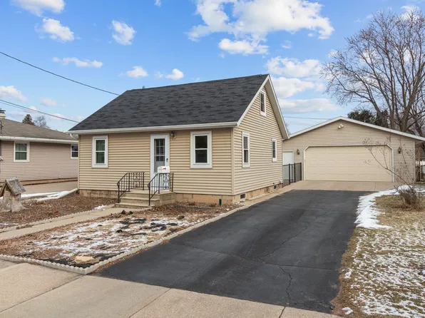 1912 N Charlotte St, Appleton, WI 54911