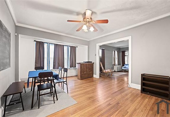 3rd image of 2460 Euclid Heights Blvd