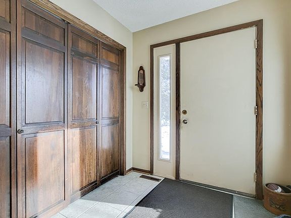5th image of 21220 Harrow Ave N