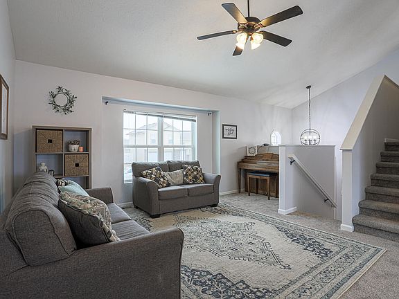 3rd image of 207 Peregrine Pl