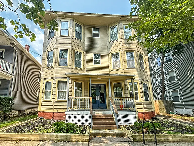 246 Nicoll St #1R — Photo 5