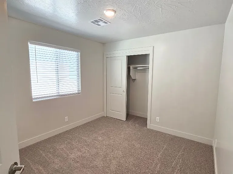 528 S Riverbed Dr — Photo 30