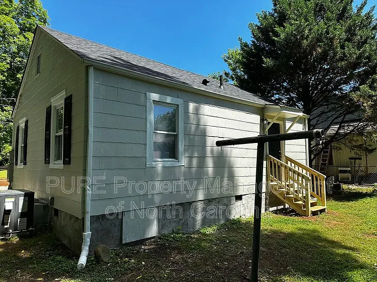 603 Robbins St — Photo 23