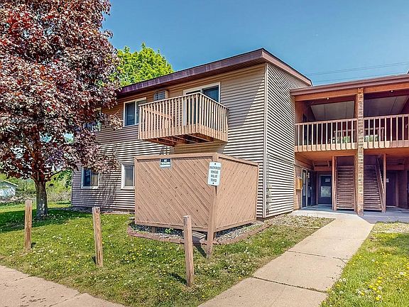 2nd image of 2604 4th Ave NE APT 1