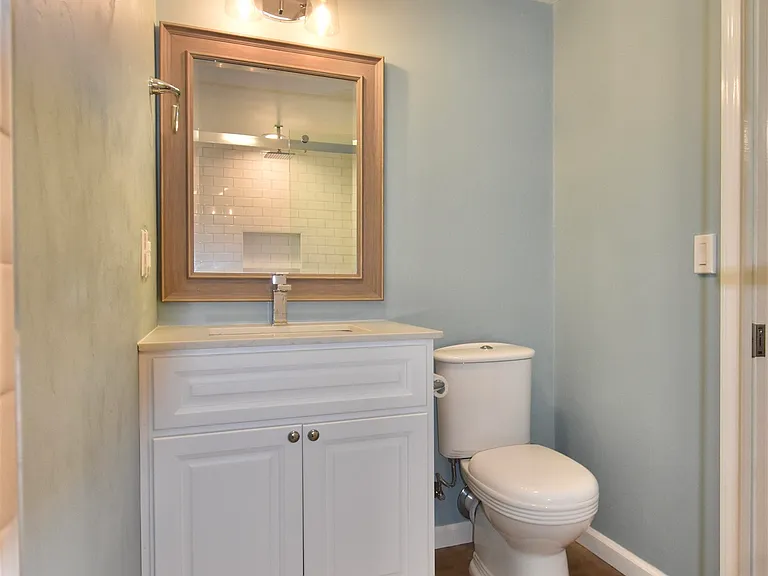 437 W 6th Ave #B — Photo 9