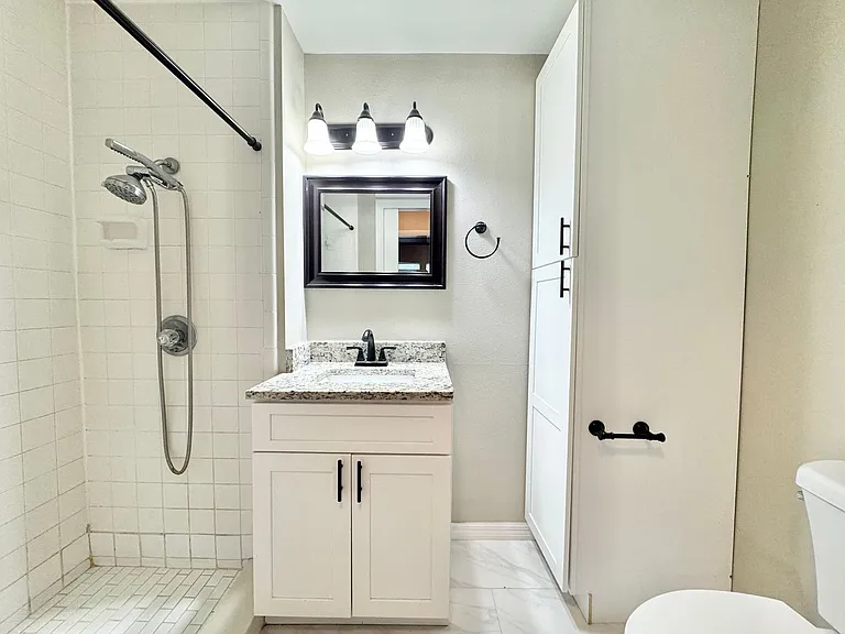 1550 11th St NE #D7 — Photo 20