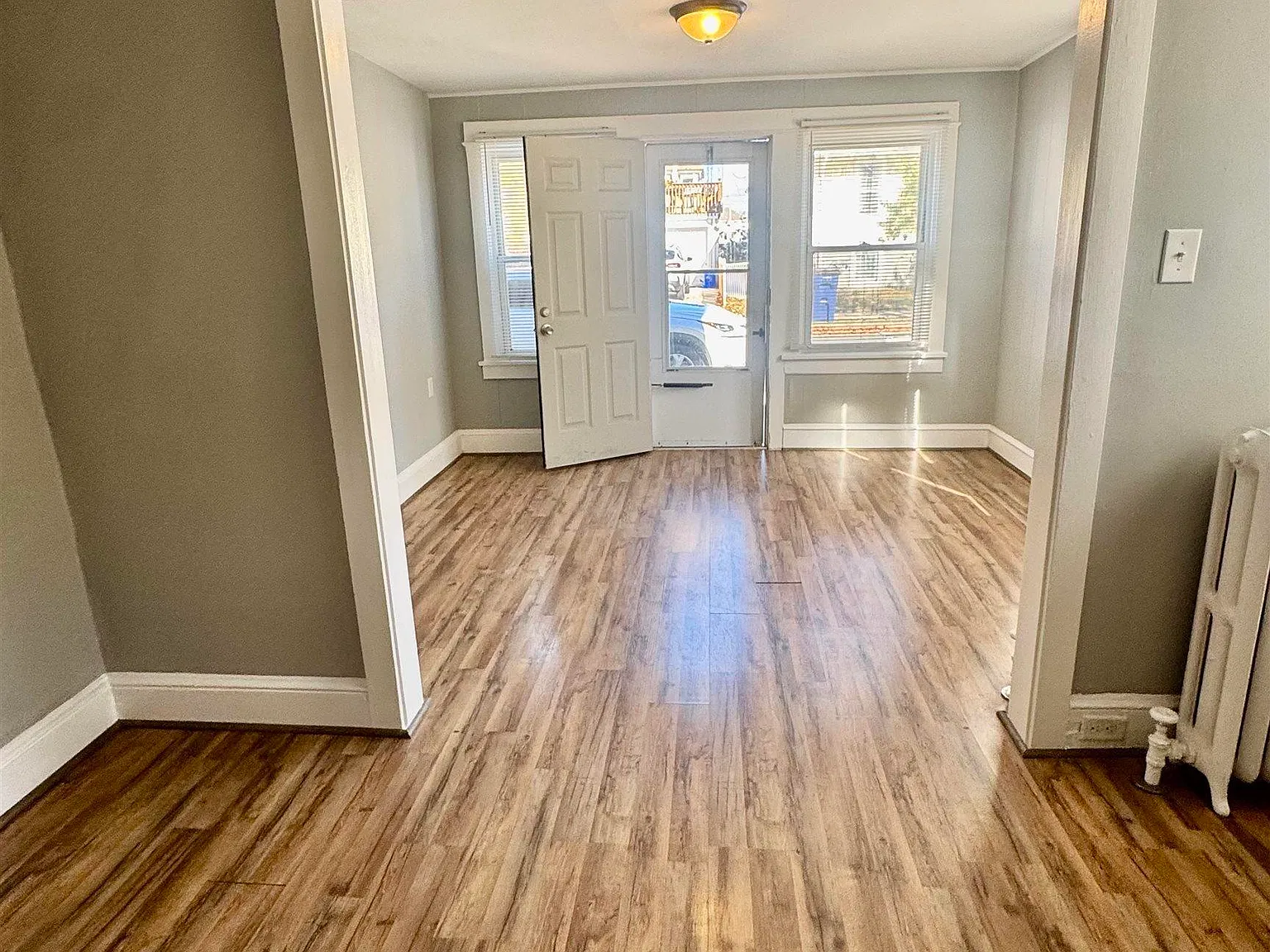 2 bed, 1.0 bath, $1,675 — Photo 3