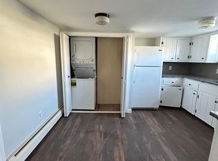 74 Perry St #B, Bristol, RI 02809