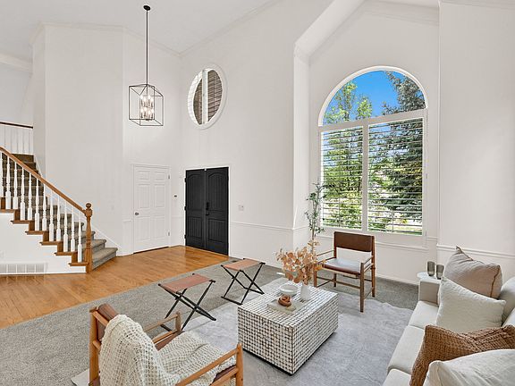 2nd image of 2747 E Palma Way S