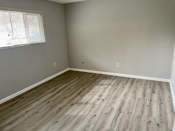 5th image of 8609 La Riviera Dr APT B