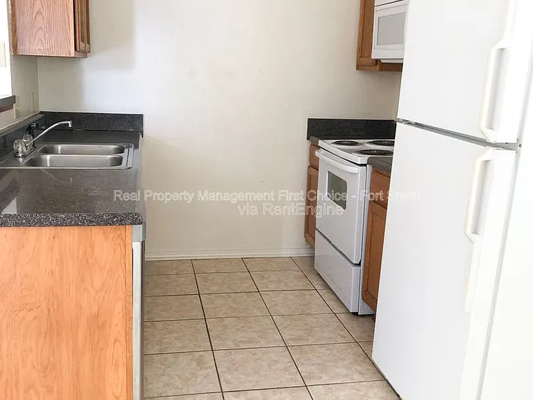 1447 Brazil Ave — Photo 3