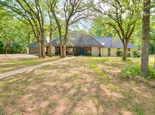 2110 Hummingbird Ln, Edmond, OK 73034