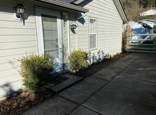 923 S Water St #ALL, Silverton, OR 97381