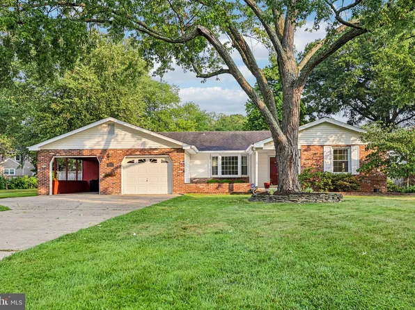 8808 McNair Dr, Alexandria, VA 22309
