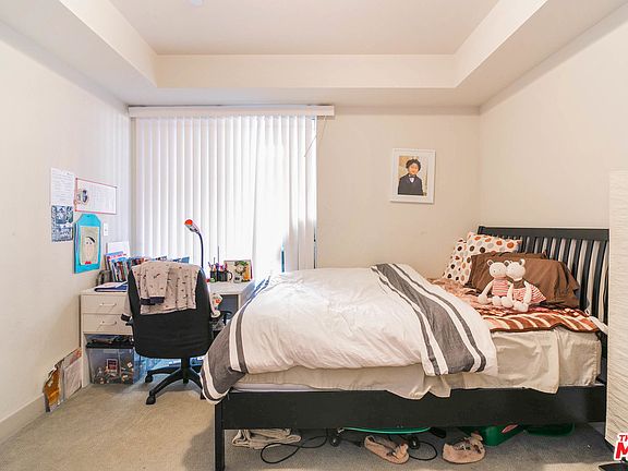 3rd image of 848 S Irolo St #103