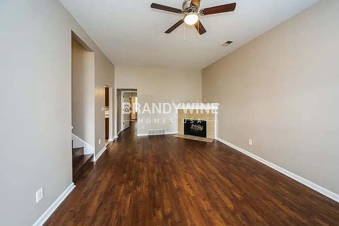 6828 Kamali Ave — Photo 2
