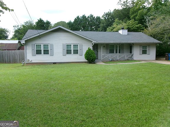 2nd image of 390 Amity Ct