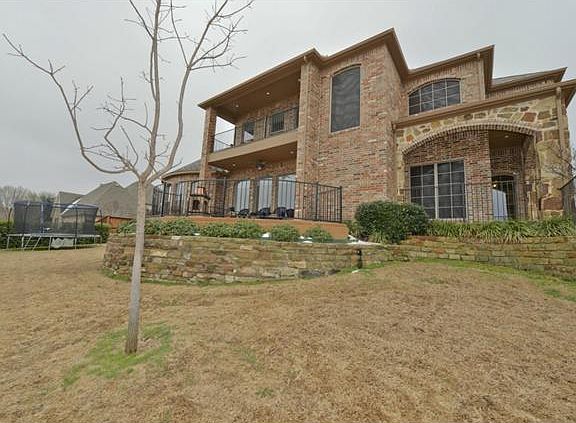 2nd image of 601 Hays Dr