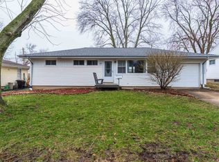 32 Delaine Dr, Normal, IL 61761