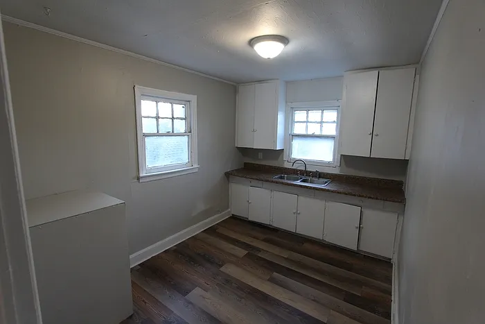234 1/2 Saluda St — Photo 3