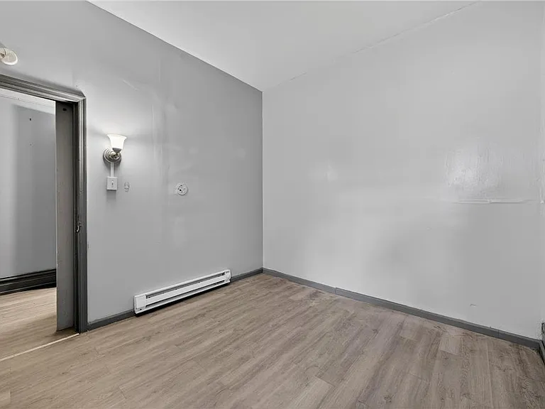 1139 W Linden St — Photo 10