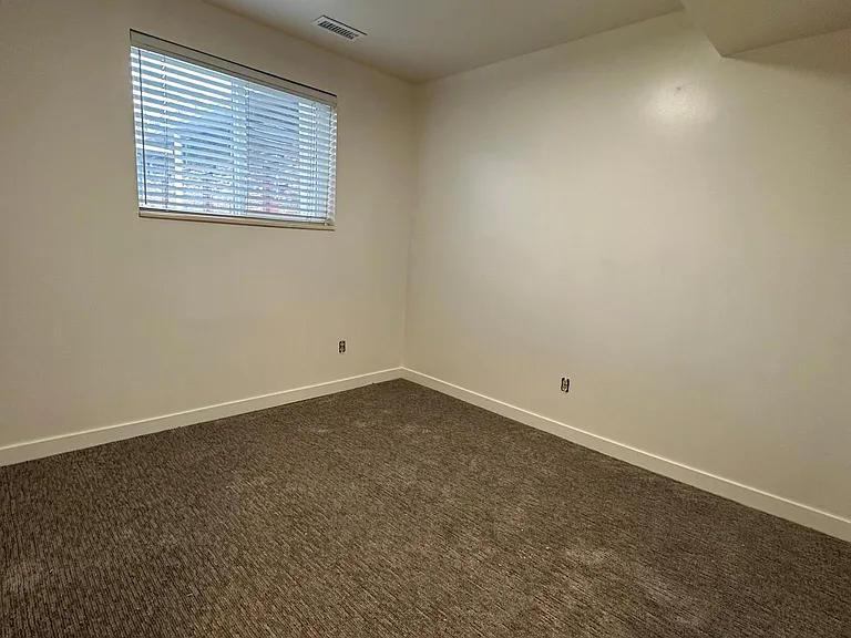 120 N 200 E #7 — Photo 15
