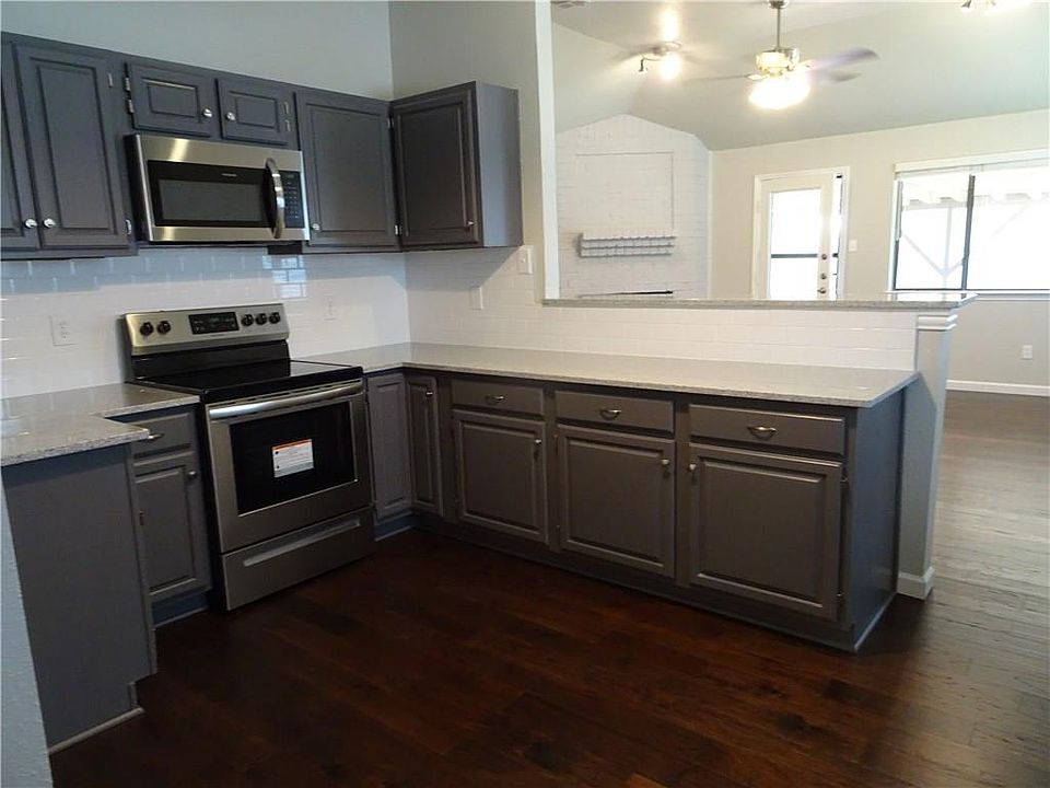 1st image of 463 Hancock Ct