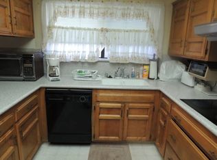 1586 Barstow Ave, Clovis, CA 93611