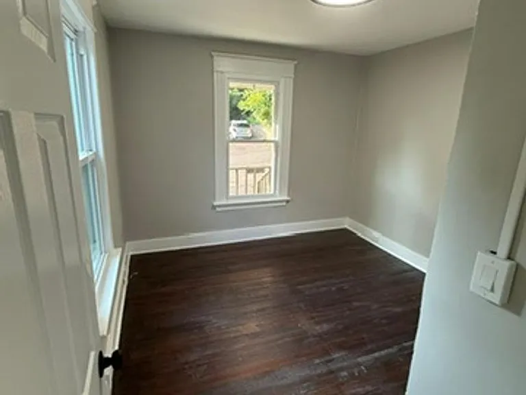 82 Bartholomew St — Photo 13