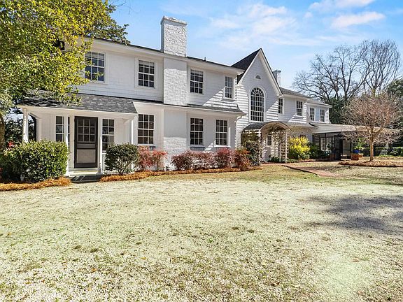 4th image of 2031 Lyttleton St