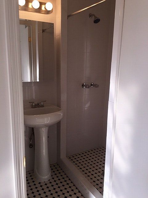 2nd image of 2086 Bronx Park E #1