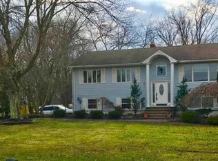 106 Harbor Rd, Morganville, NJ 07751