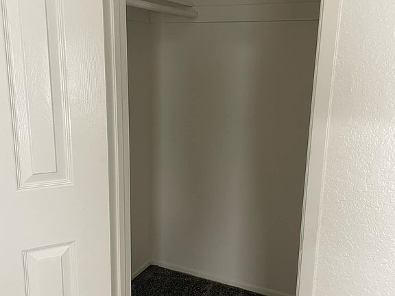 Walk In closet (Master Bedroom)