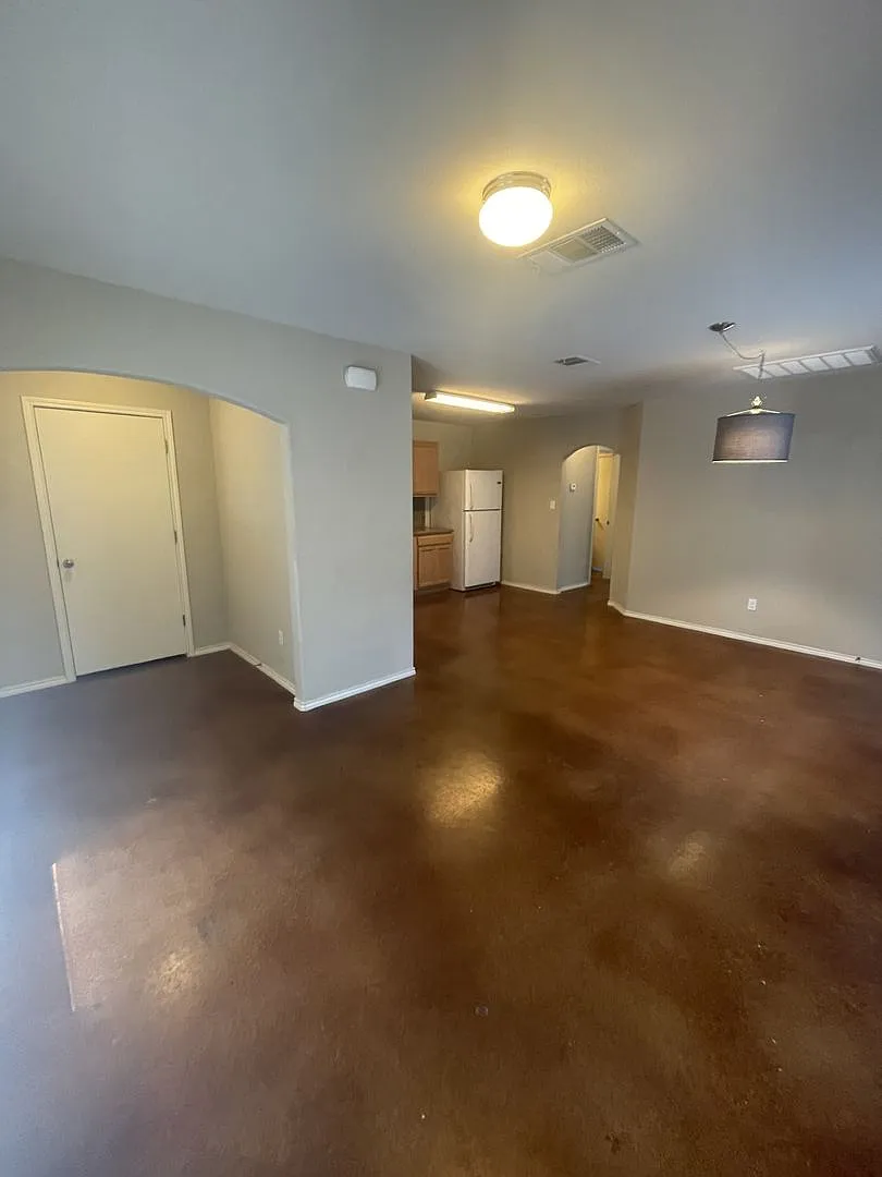 2 bedroom 1 bath adorable home — Photo 4