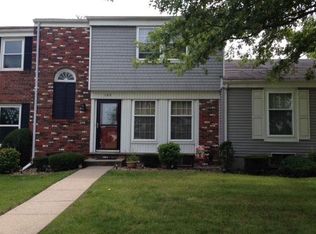 155 E Jamestown Rd, Macomb, IL 61455