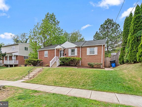 2nd image of 12422 Feldon St