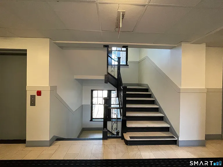 213 Golden Hill St #6F — Photo 3