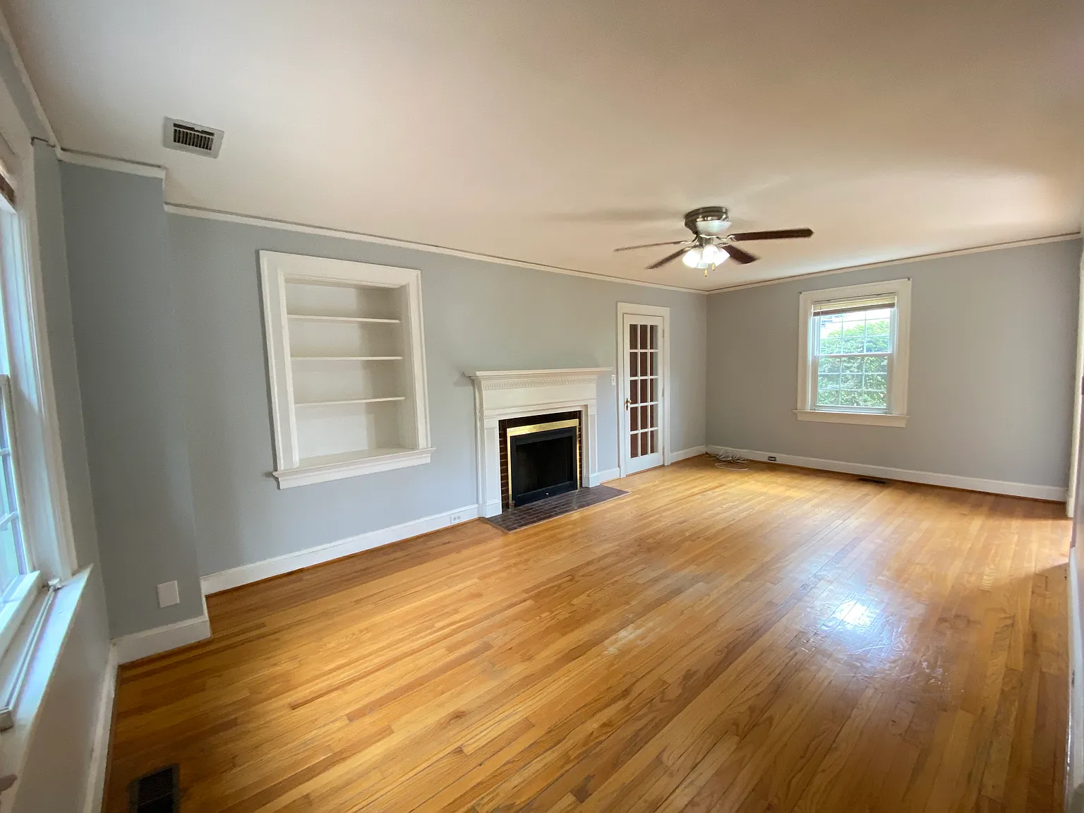 3 bed, 2.5 bath, 1582 sqft, $1,800 — Photo 2
