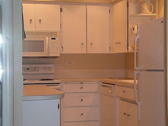 5th image of 440 Saint Helens Ave Unit 304