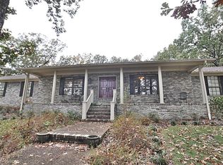 2242 Hickory Wood Dr, Tupelo, MS 38801