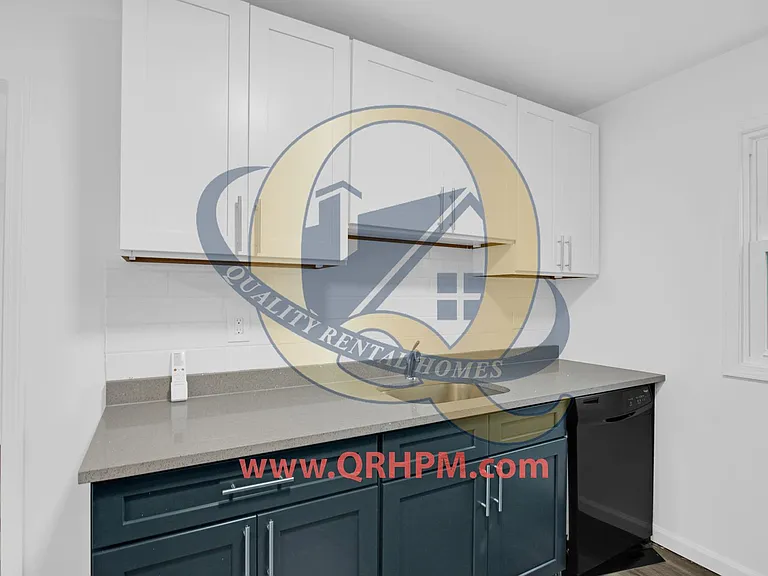 352 Bradley Ave — Photo 3