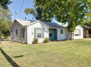 1020 Wade Hampton St, Benbrook, TX 76126