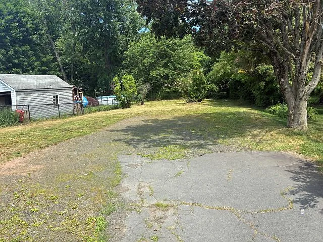 63 Thompson St — Photo 11