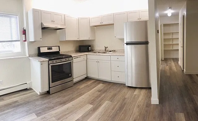 1555 Latouche St — Photo 2