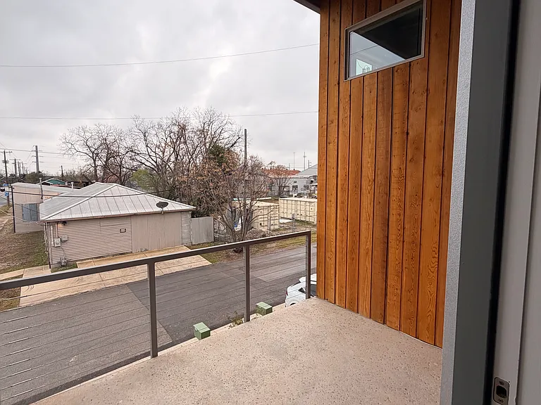 1107 S Cherry St — Photo 16