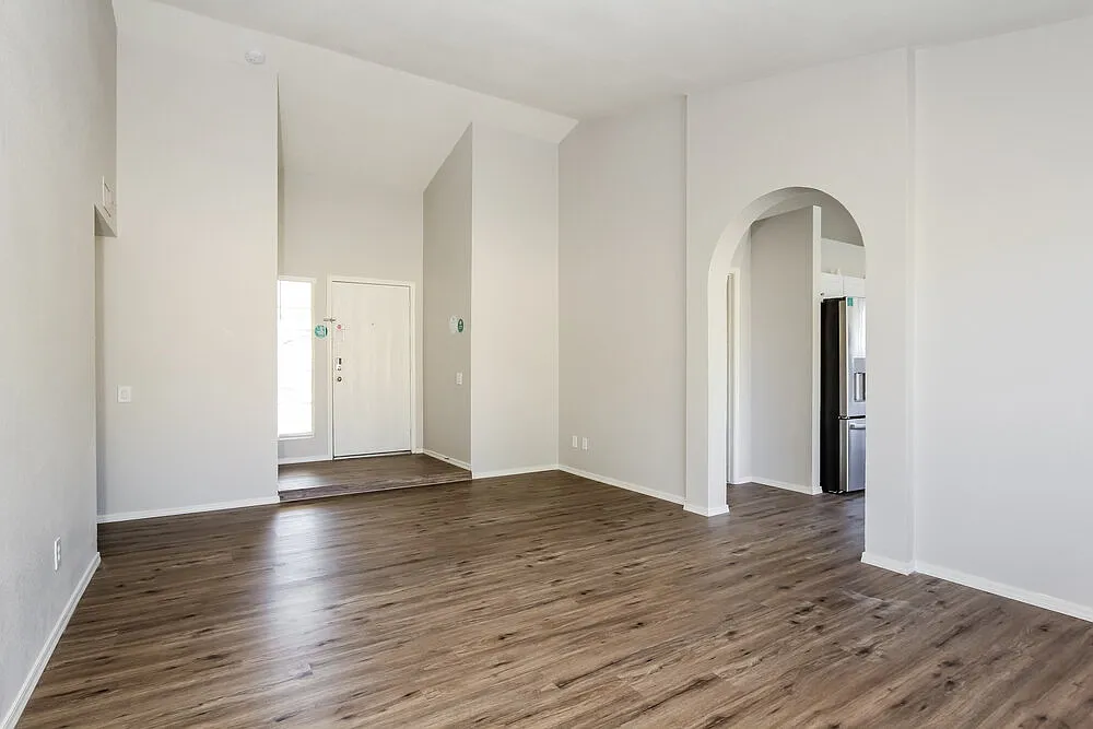 3 bed, 2.0 bath, 1456 sqft, $2,135 — Photo 4