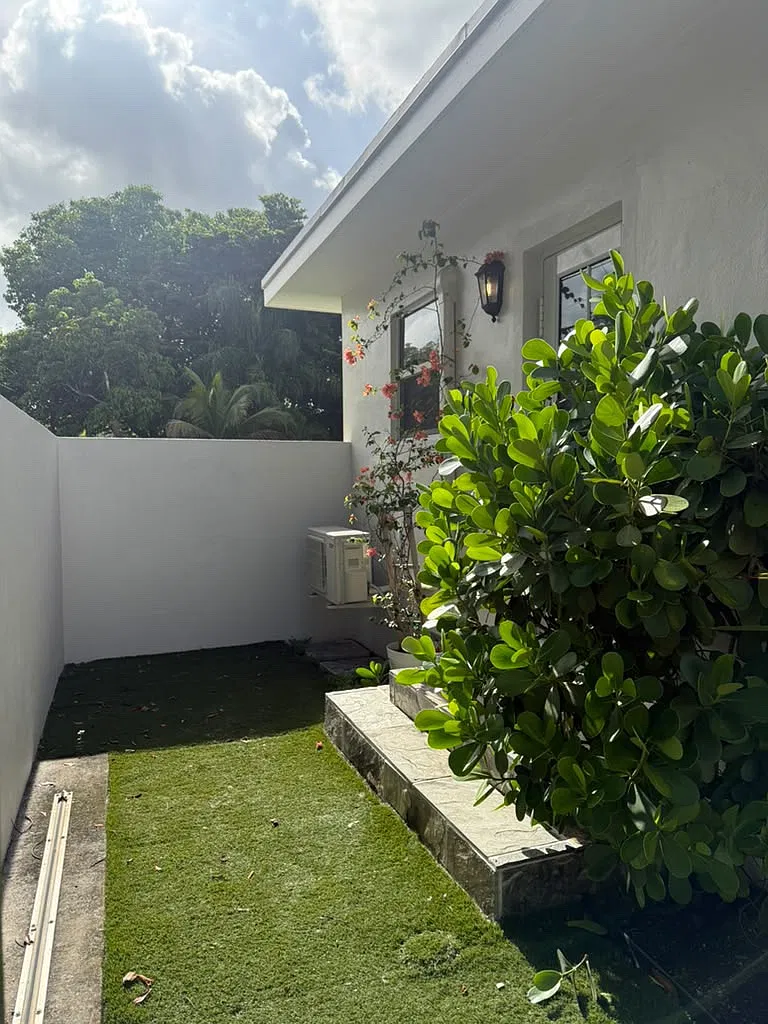 Studio, 500 sqft, $1,700 — Photo 2