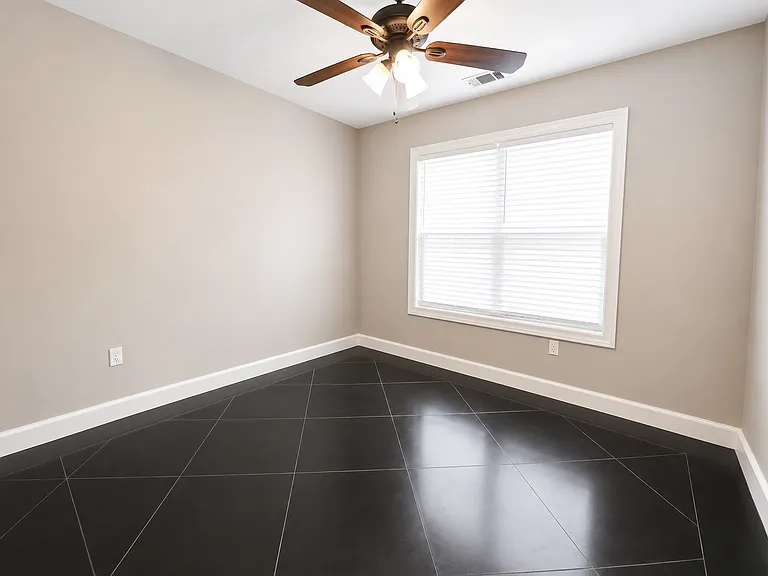 4821 Ocean Dr — Photo 11