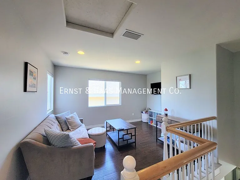 15616 Firmona Ave — Photo 18